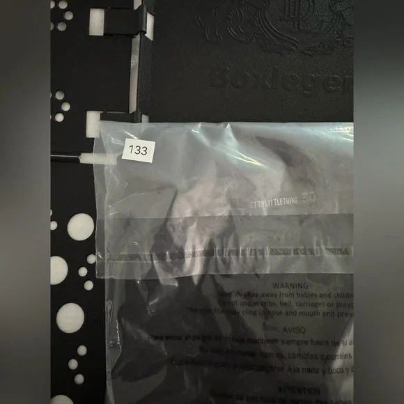 Pretty Little Thing BLACK ACETATE SLINKY SCOOP NECK LONG SLEEVE BODYSUIT - Picture 7 of 7